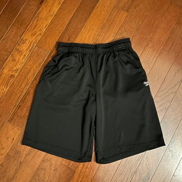 Reebok black shorts size M excellent condition - Picture 2 of 8